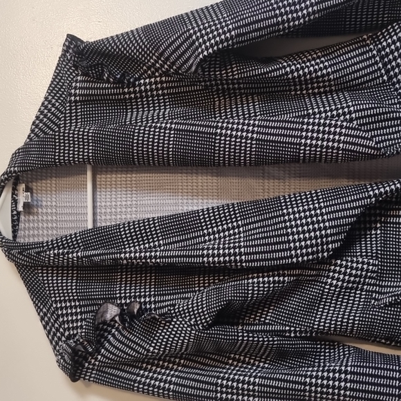 Women's Blazer - Picture 4 of 7